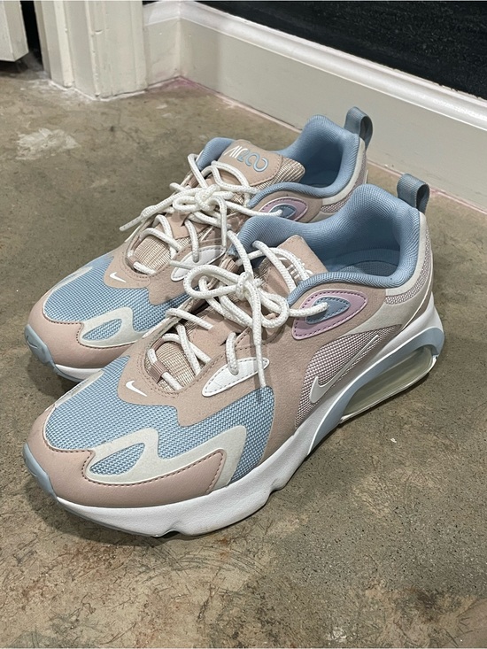 Nike Shoes - Women’s Nike Air Max